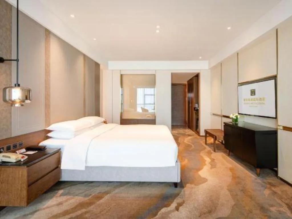 Bed in Grand Metropark Hotel Chongqing