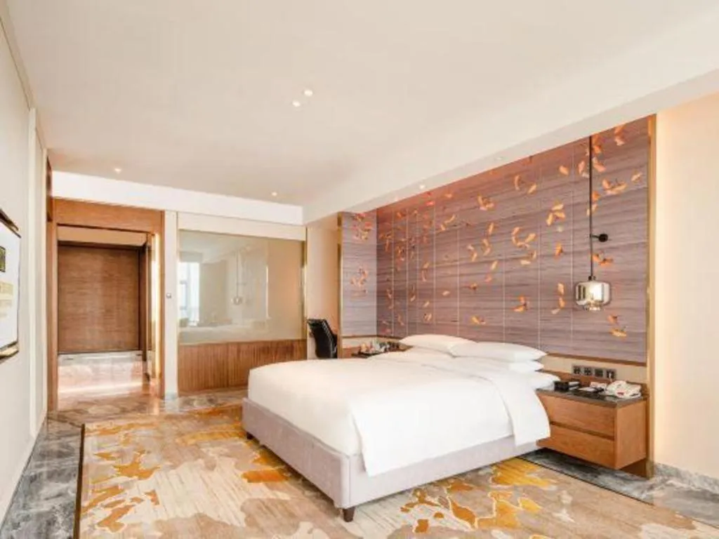 Bed in Grand Metropark Hotel Chongqing