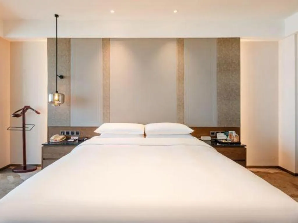 Bed in Grand Metropark Hotel Chongqing