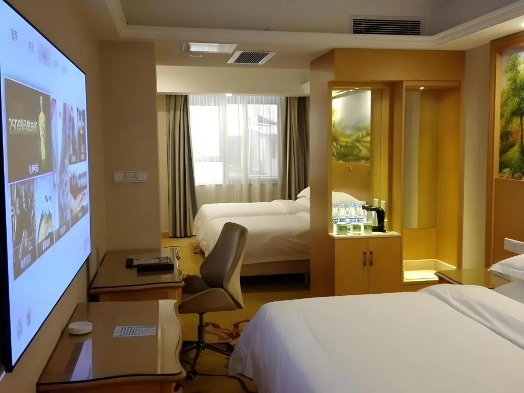 Bed in GreenTree Inn Shenzhen DonGMEn Business Hotel