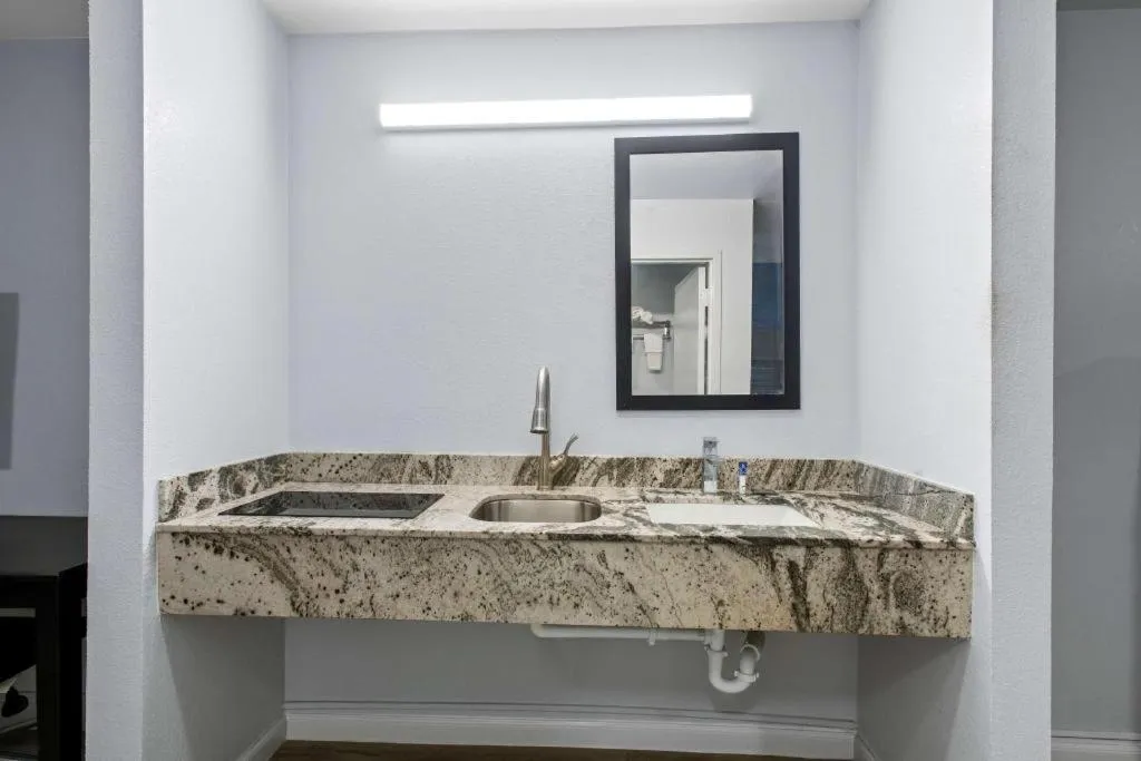 Americas Best Value Inn Gonzales