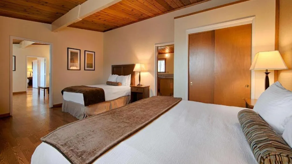 Bed in Best Western Vista Manor Lodge