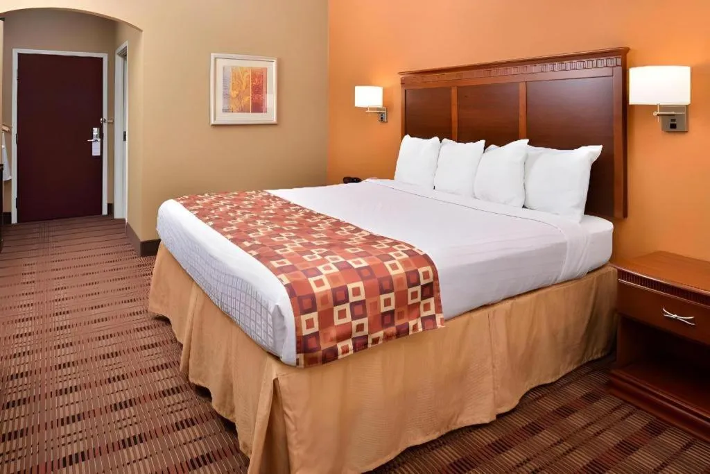 Bed in Best Western Plaquemine Inn