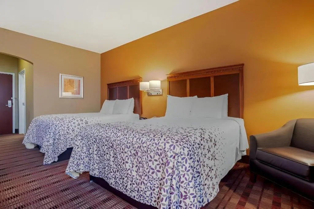 Bed in Best Western Plaquemine Inn