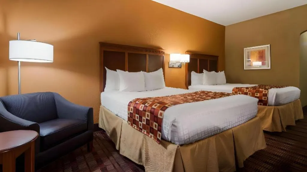 Bed in Best Western Plaquemine Inn
