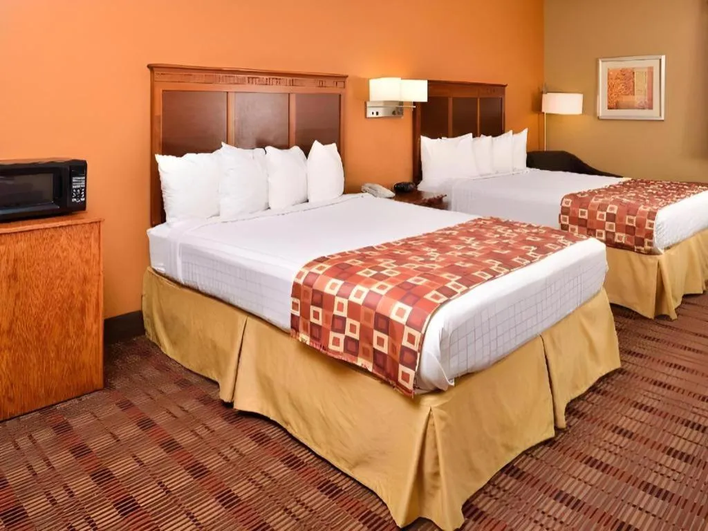 Bed in Best Western Plaquemine Inn