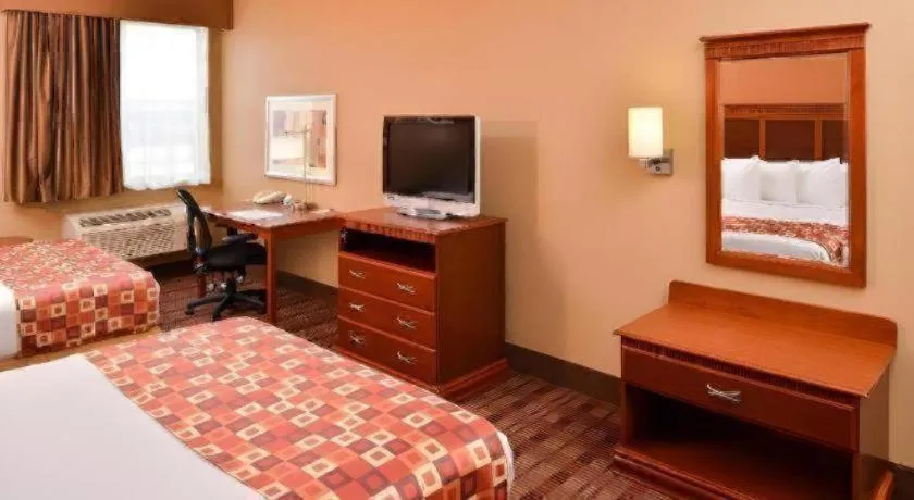 Bed in Best Western Plaquemine Inn