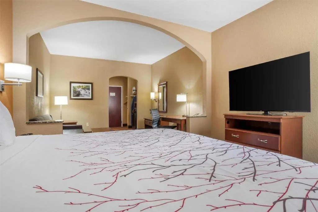 Bed in Best Western Plaquemine Inn