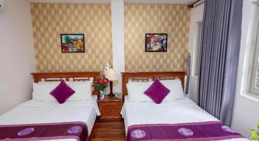 Bed in Hồng Hạc hotel