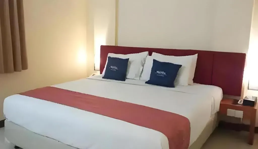 Bed in Hotel Marlin Pekalongan Managed by Dafam