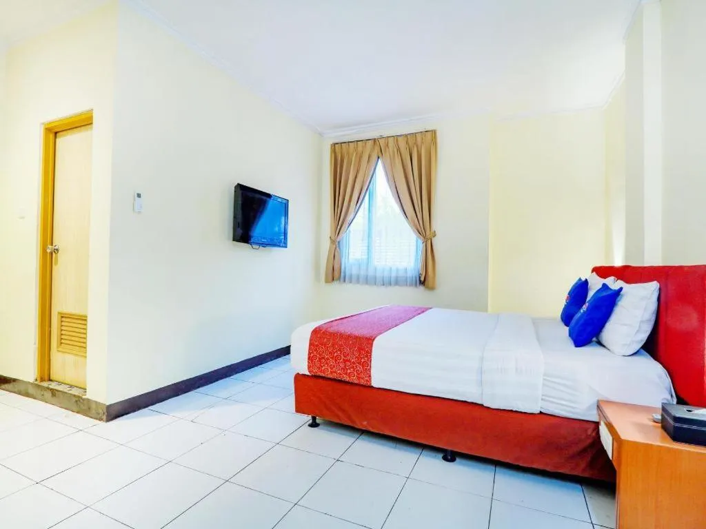 Bed in Hotel Marlin Pekalongan Managed by Dafam