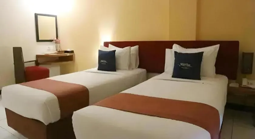 Bed in Hotel Marlin Pekalongan Managed by Dafam