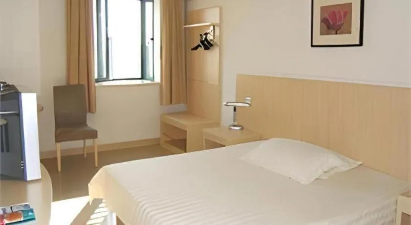 Bed in Jinjiang Inn Qingdao Development Zone Jinggangshan Rd.