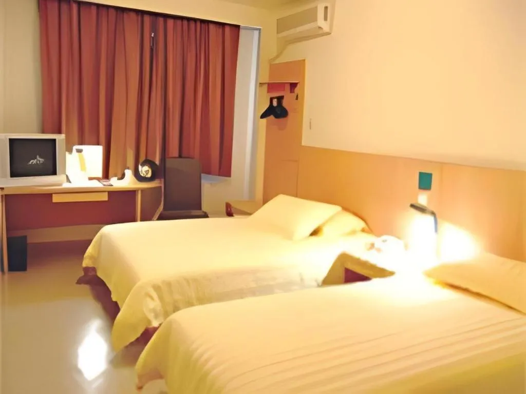 Bed in Jinjiang Inn Qingdao Development Zone Jinggangshan Rd.