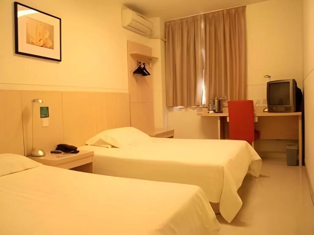 Bed in Jinjiang Inn Qingdao Development Zone Jinggangshan Rd.