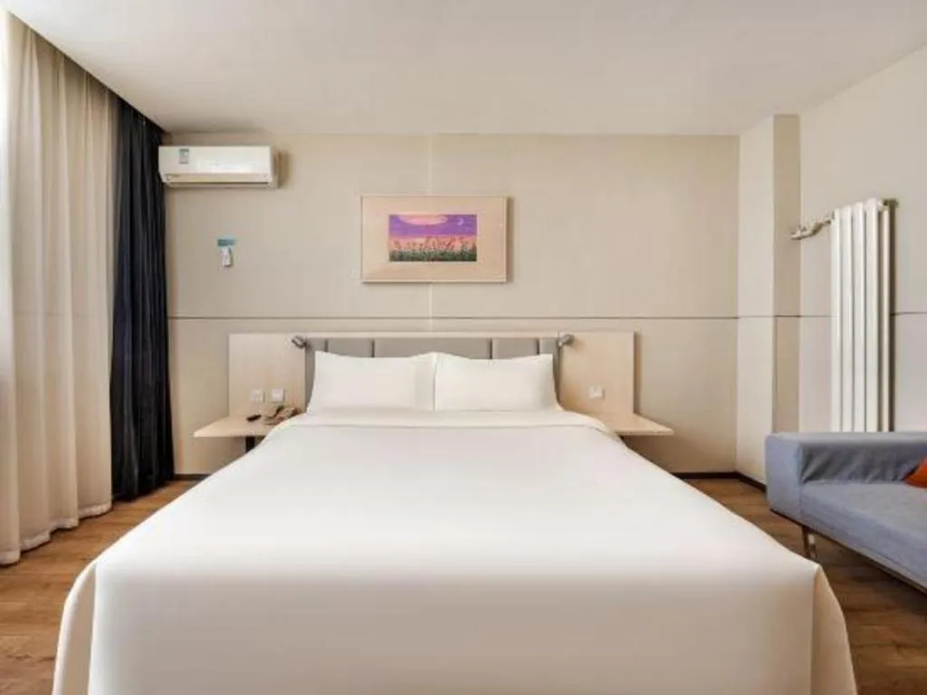 Bed in JinJiang Inn Baoji Administra Tion Center