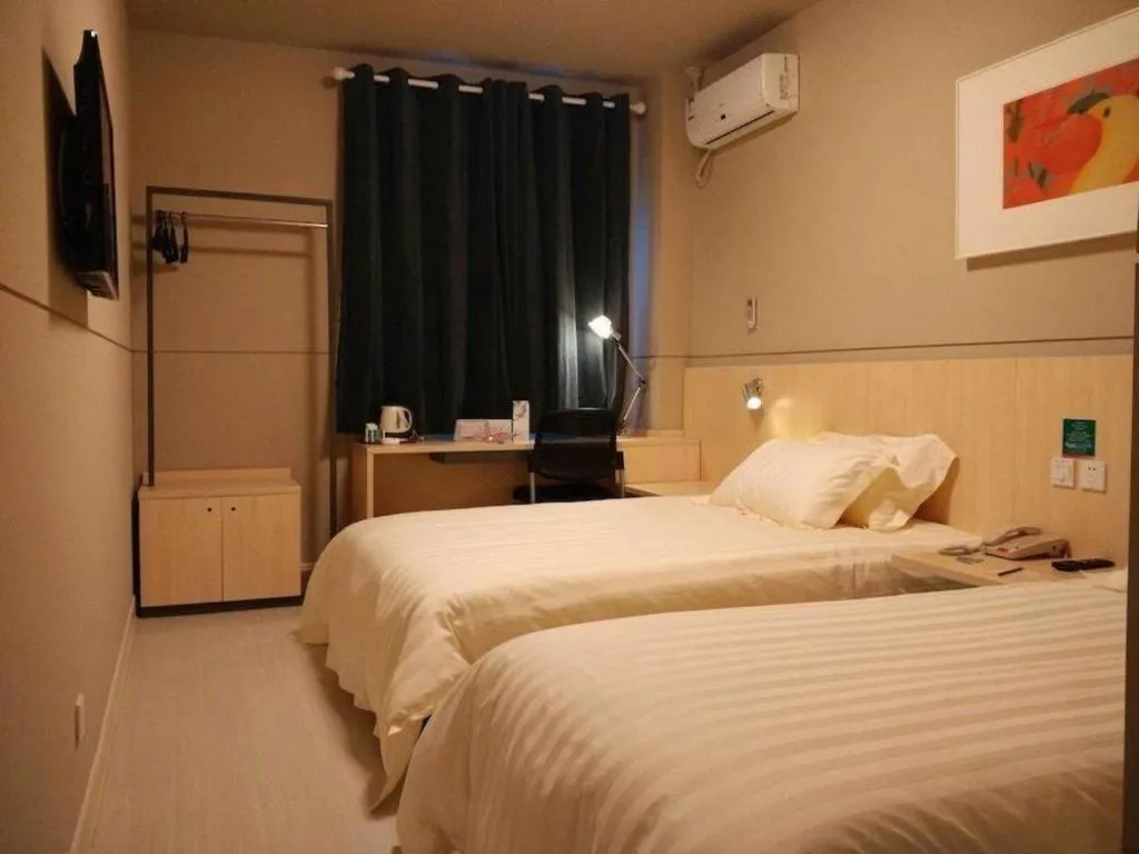 Bed in JinJiang Inn Baoji Administra Tion Center