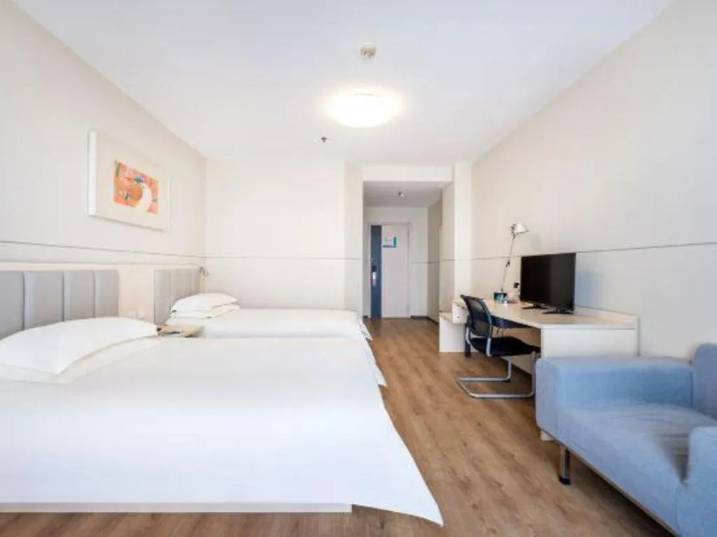 Bed in JinJiang Inn Baoji Administra Tion Center