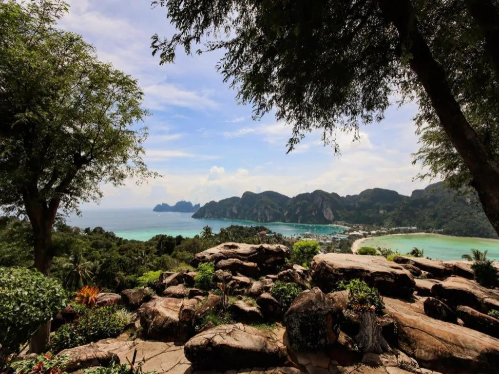 OYO 1103 Pirates House Hotel