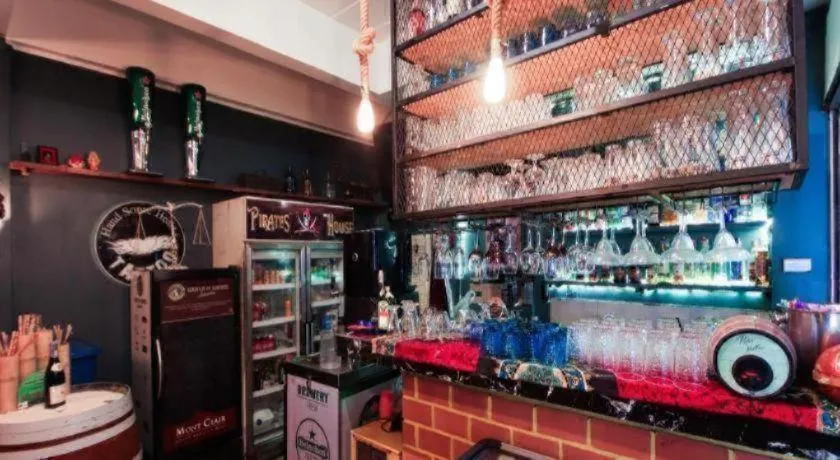 OYO 1103 Pirates House Hotel