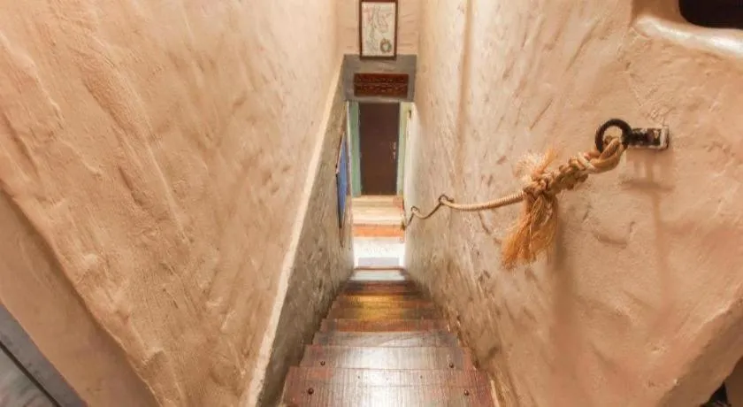 OYO 1103 Pirates House Hotel