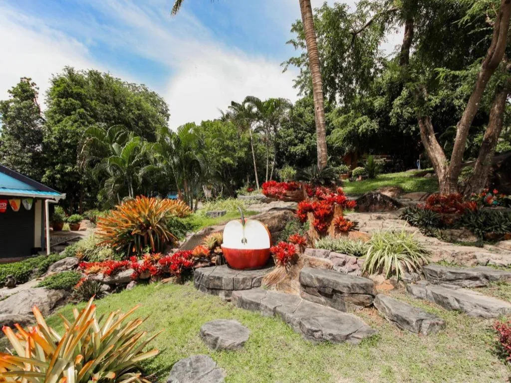 OYO 1103 Pirates House Hotel