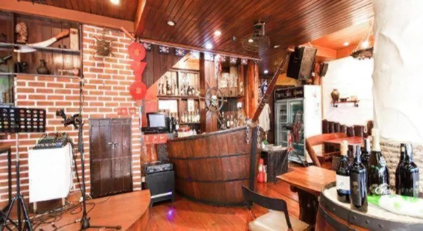 OYO 1103 Pirates House Hotel