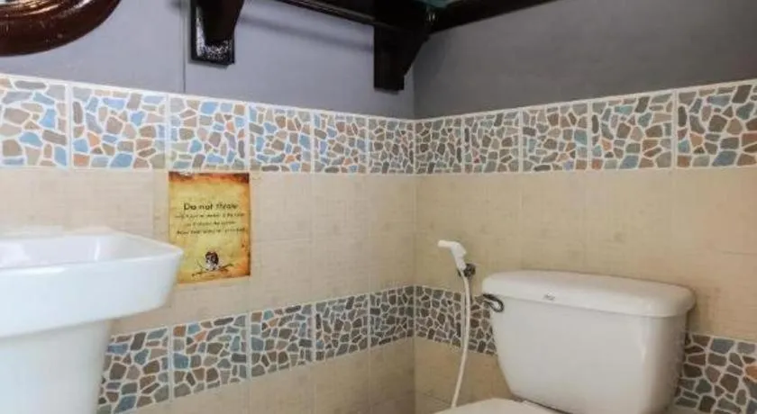 OYO 1103 Pirates House Hotel