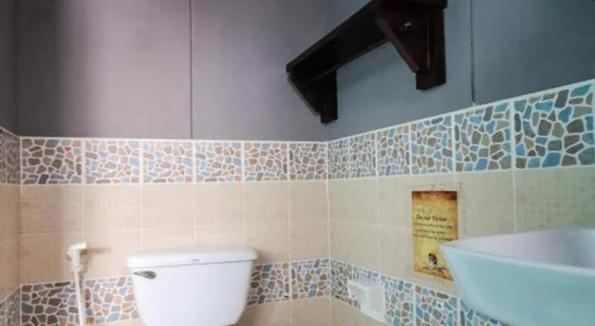 OYO 1103 Pirates House Hotel