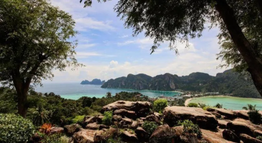 OYO 1103 Pirates House Hotel