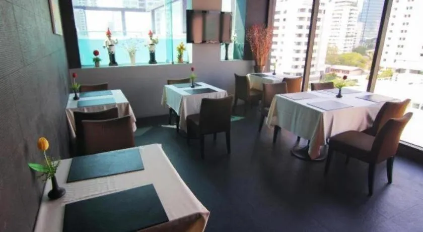 Hiptique Sukhumvit 13