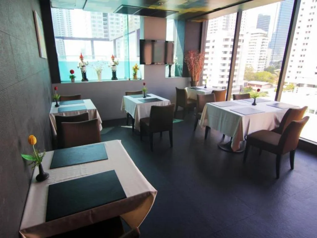 Hiptique Sukhumvit 13