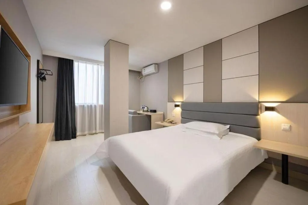 Bed in Jinjiang Inn Jinzhou Luoyang Road