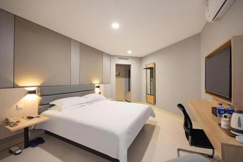 Bed in Jinjiang Inn Jinzhou Luoyang Road