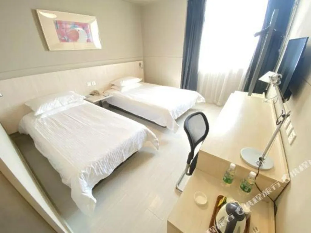 Bed in Jinjiang Inn Jinzhou Luoyang Road