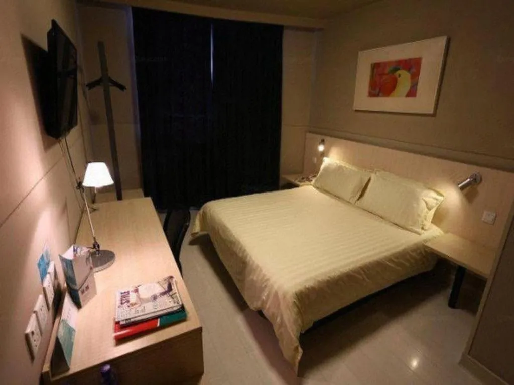 Bed in Jinjiang Inn Jinzhou Luoyang Road