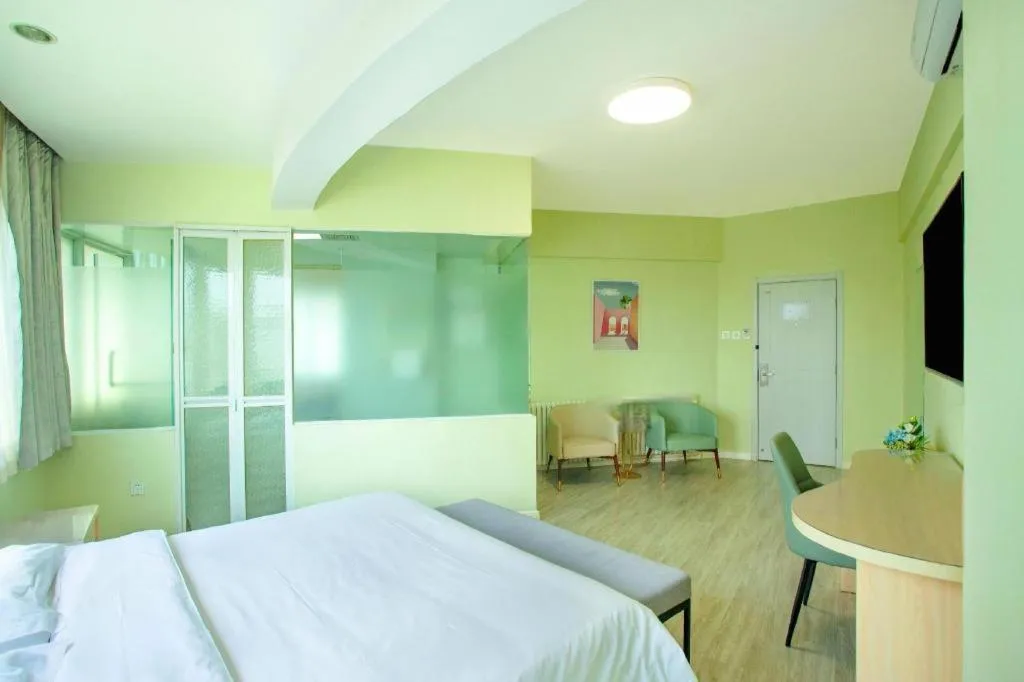 Bed in Super 8 Hotel Chengde Imperial Summer Resort