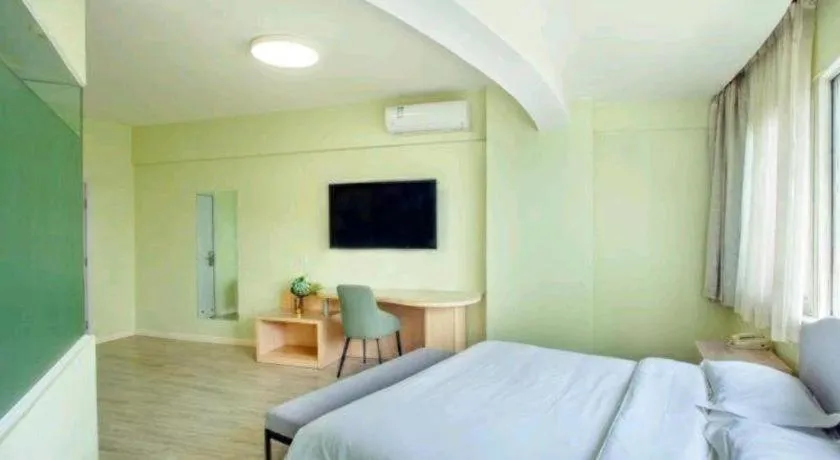 Bed in Super 8 Hotel Chengde Imperial Summer Resort