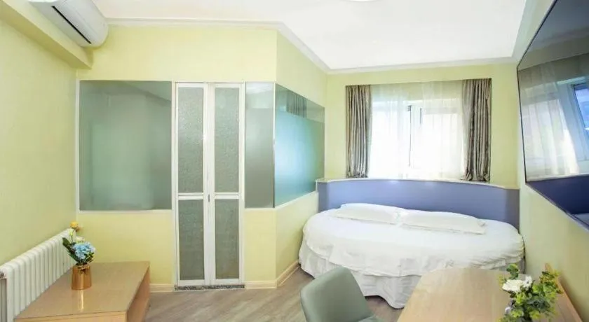 Bed in Super 8 Hotel Chengde Imperial Summer Resort