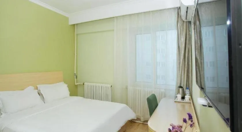 Bed in Super 8 Hotel Chengde Imperial Summer Resort