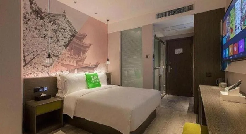 Bed in ibis Styles Wuhan Optics Valley Square Hotel