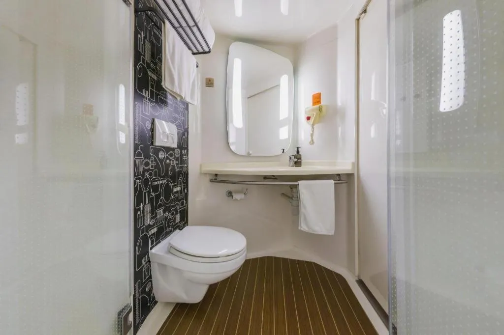 Ibis Shanghai Expo Dongming Road Metro Station