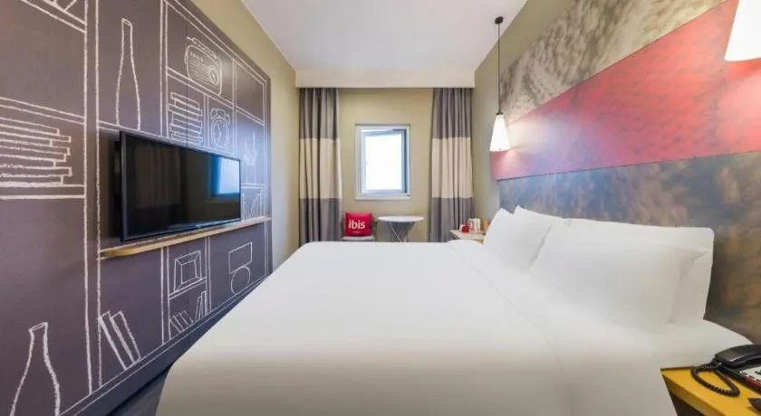 Bed in Ibis Shanghai Expo Dongming Road Metro Station