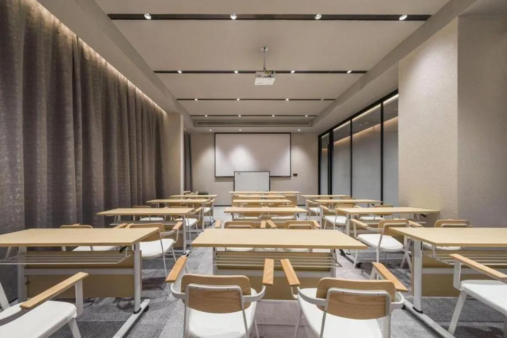 Ibis Shanghai Expo Dongming Road Metro Station