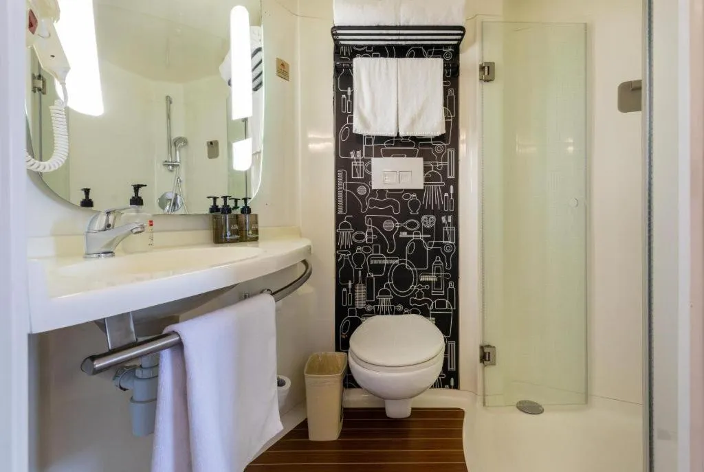 Ibis Shanghai Expo Dongming Road Metro Station