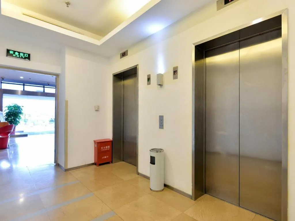 Ibis Shanghai Expo Dongming Road Metro Station