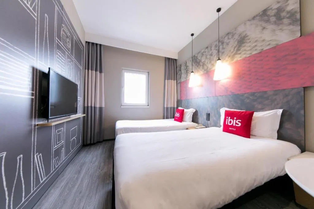 Bed in Ibis Shanghai Expo Dongming Road Metro Station