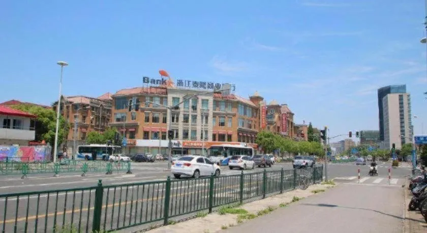Ibis Shanghai Expo Dongming Road Metro Station