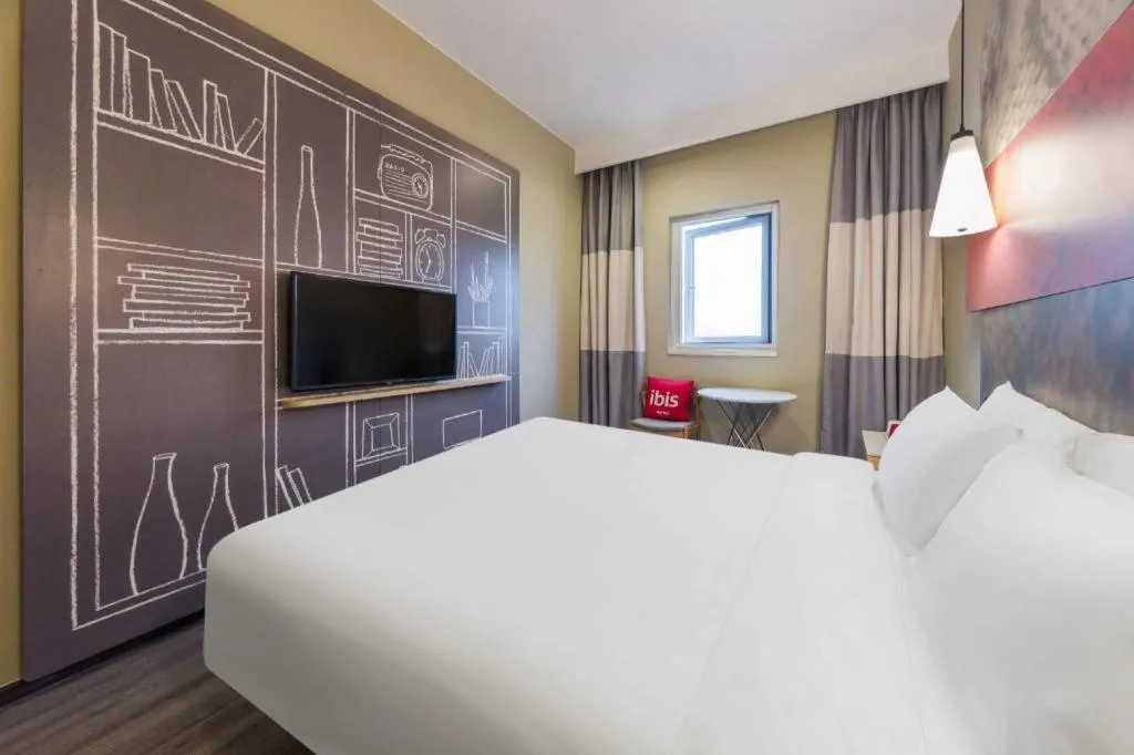 Bed in Ibis Shanghai Expo Dongming Road Metro Station