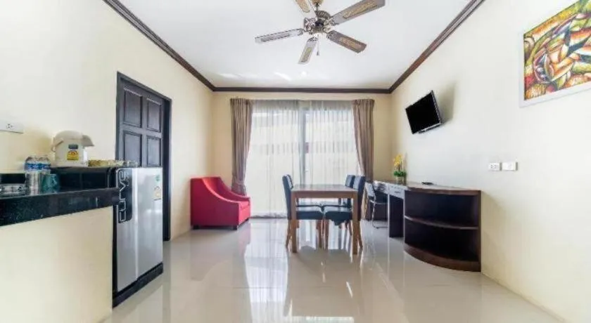 OYO 232 Patong City Hometel